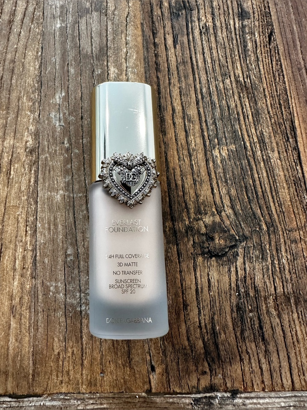 Dolce & Gabbana Everlast Foundation - Silver Bottle